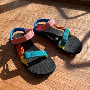 Teva Original Universal Sandals - Women's size 9 - 90s Multi